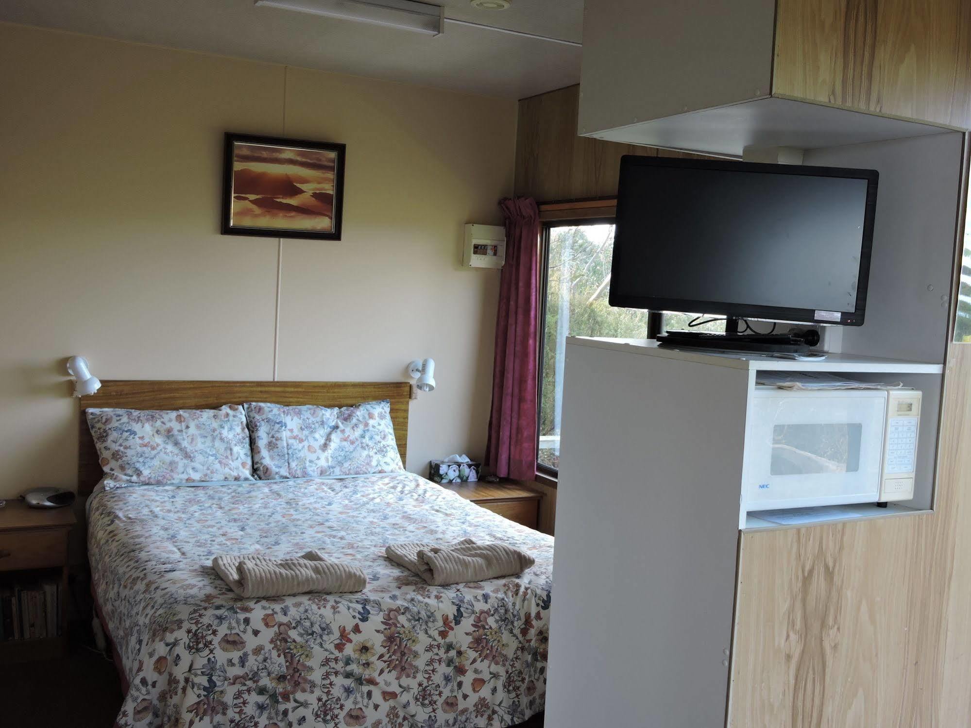 Strahan Wilderness Lodge Extérieur photo